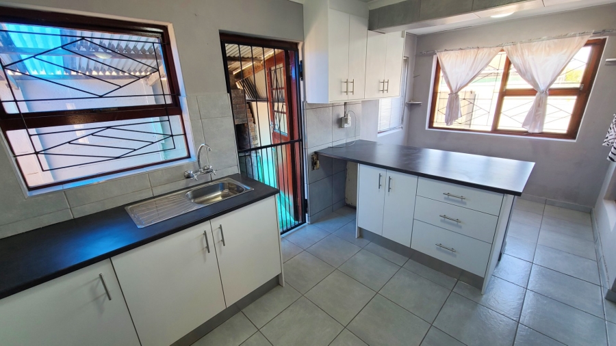 3 Bedroom Property for Sale in Belhar Western Cape